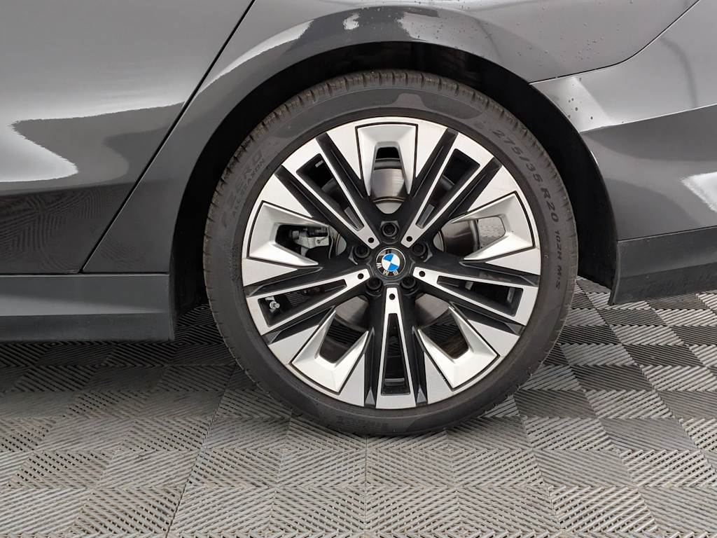 Thumbnail: 2024 BMW 5 Series - 8