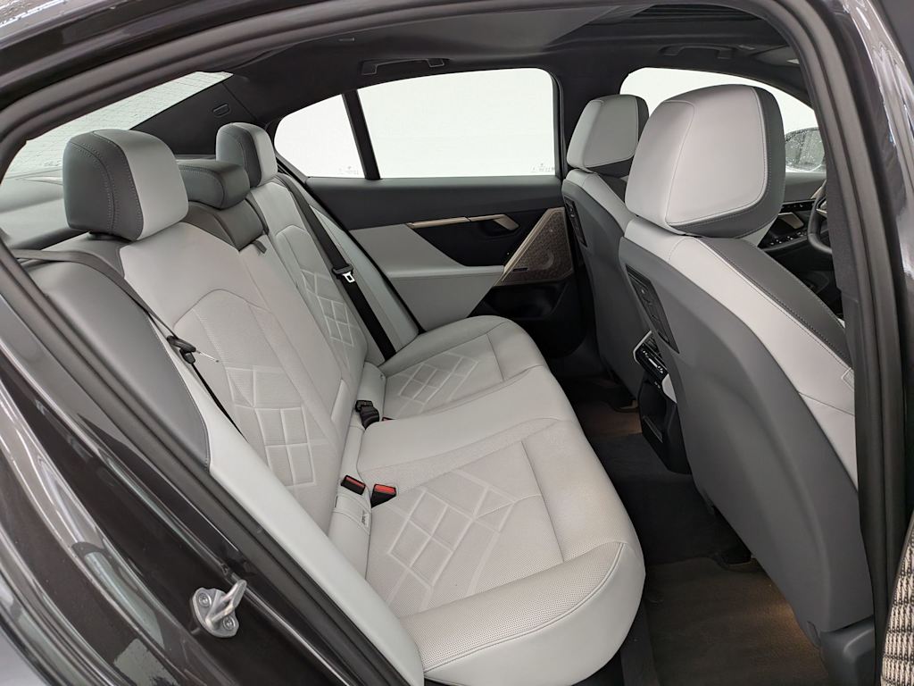 Thumbnail: 2024 BMW 5 Series - 30