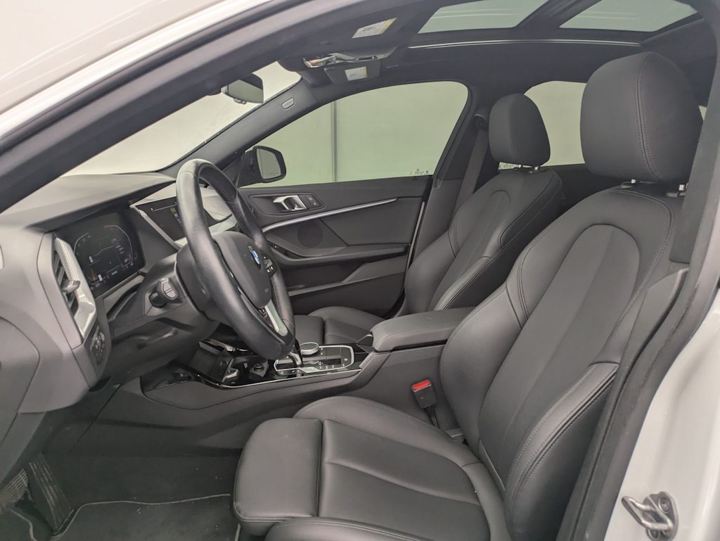 Thumbnail: 2024 BMW 2 Series - 10