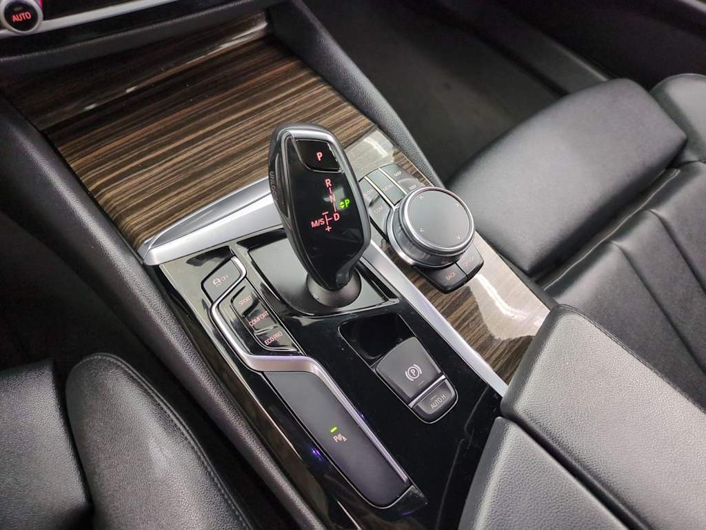 Thumbnail: 2018 BMW 5 Series - 17