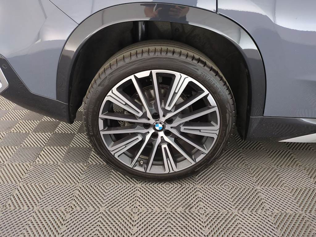 Thumbnail: 2025 BMW X1 - 8