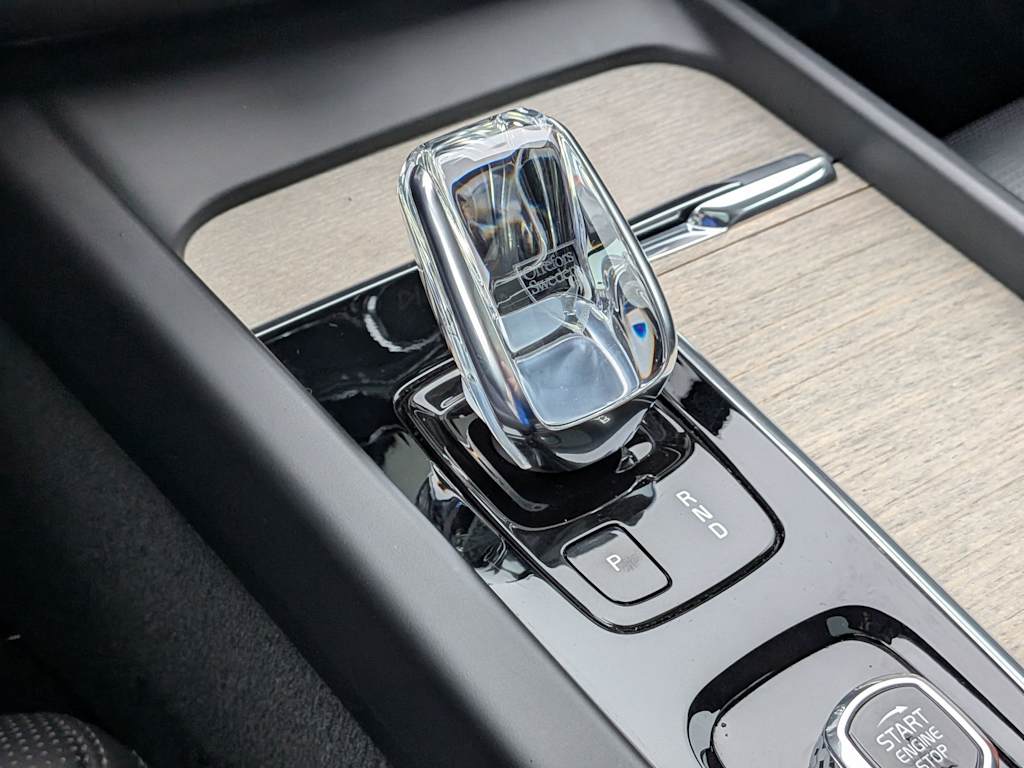 Thumbnail: 2022 Volvo XC60 - 16