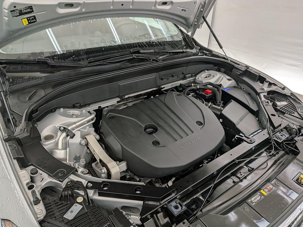 Thumbnail: 2022 Volvo XC60 - 9