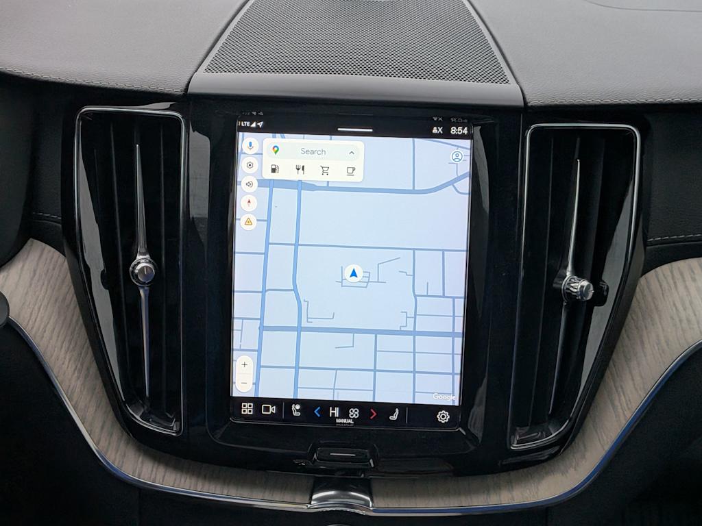 Thumbnail: 2022 Volvo XC60 - 15