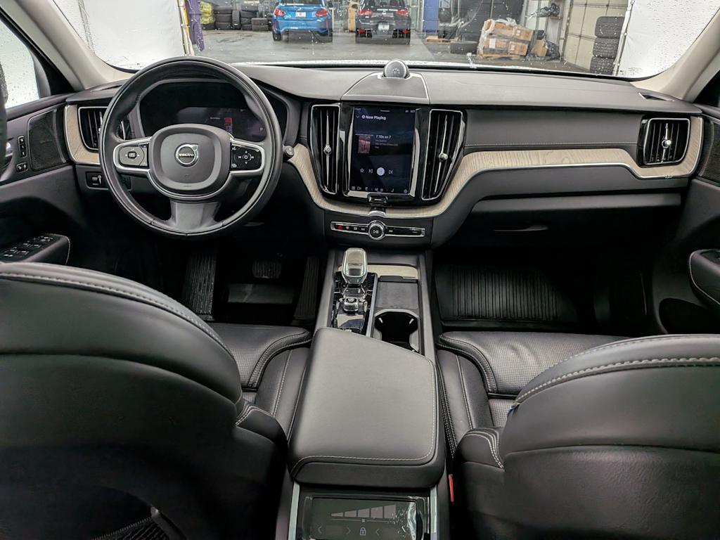 Thumbnail: 2022 Volvo XC60 - 10