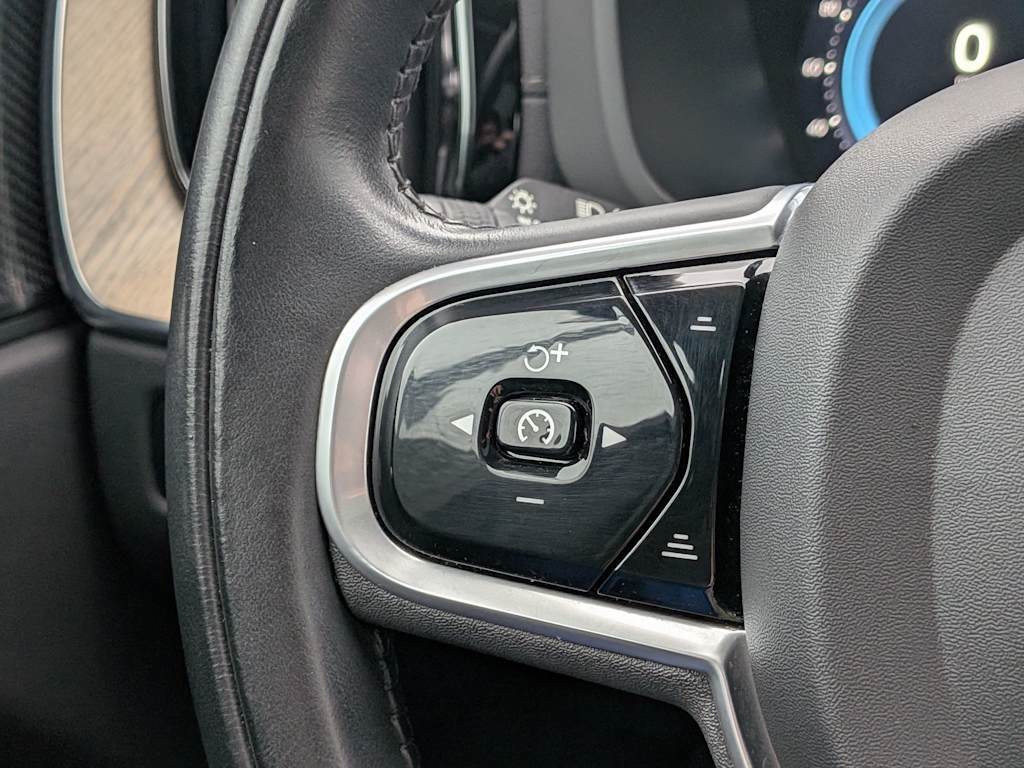 Thumbnail: 2022 Volvo XC60 - 31