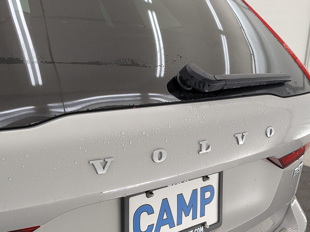 Thumbnail: 2022 Volvo XC60 - 25