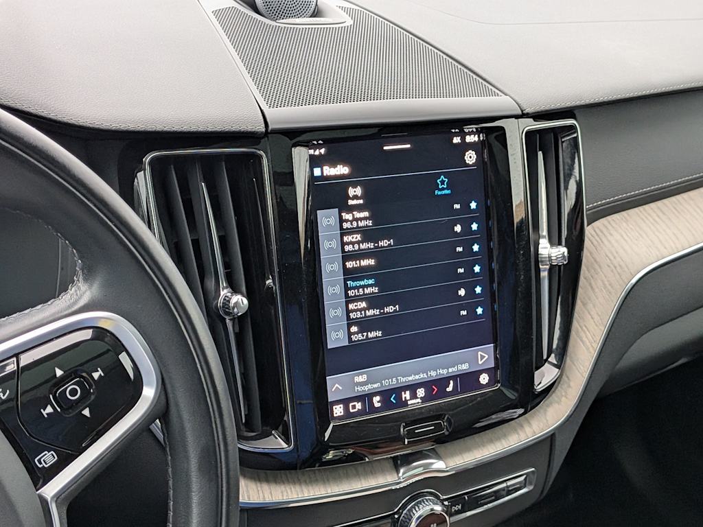 Thumbnail: 2022 Volvo XC60 - 37