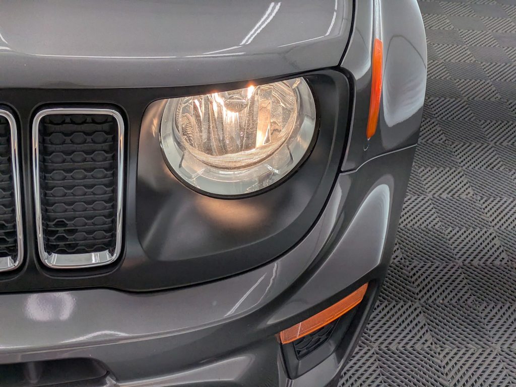 Thumbnail: 2019 Jeep Renegade - 24