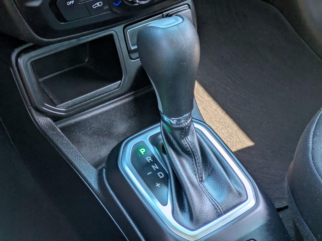 Thumbnail: 2019 Jeep Renegade - 16