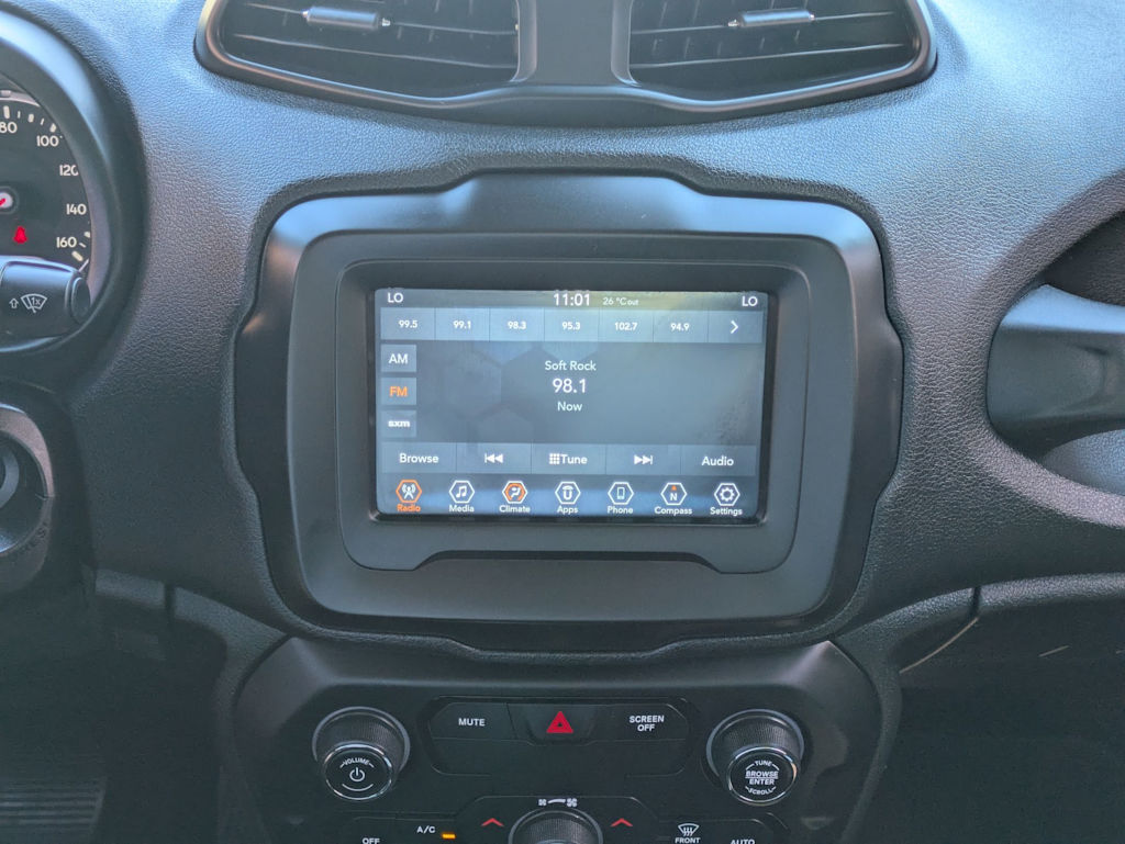 Thumbnail: 2019 Jeep Renegade - 15