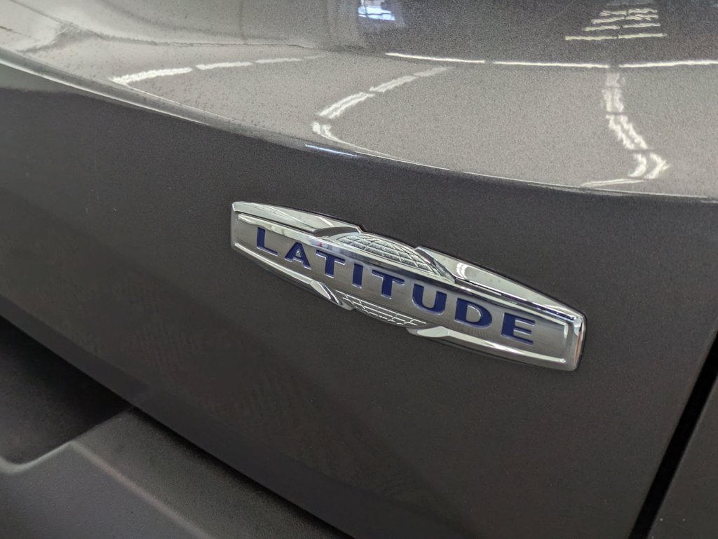 Thumbnail: 2019 Jeep Renegade - 25