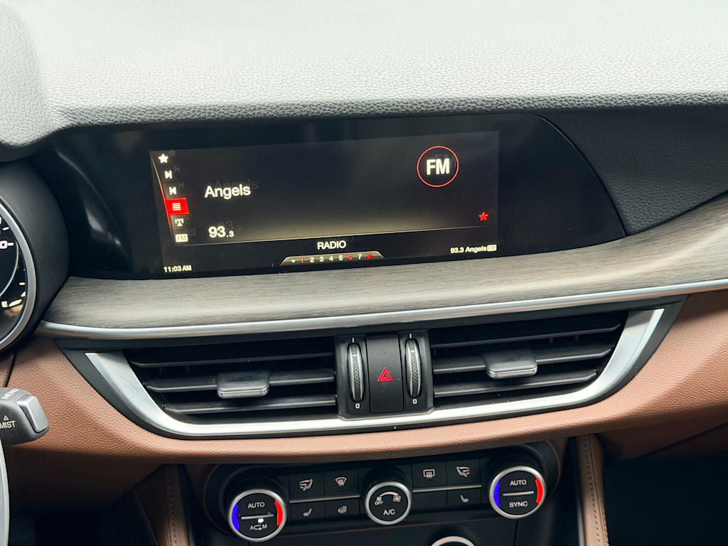 Thumbnail: 2018 Alfa Romeo Stelvio - 15