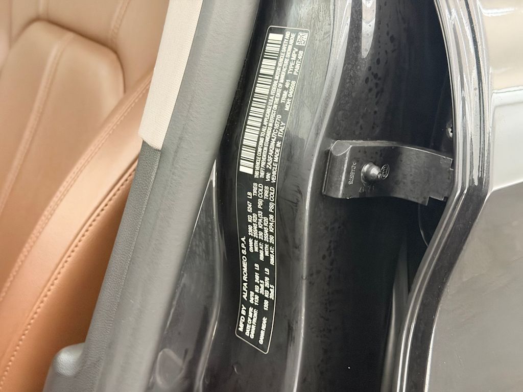 Thumbnail: 2018 Alfa Romeo Stelvio - 20