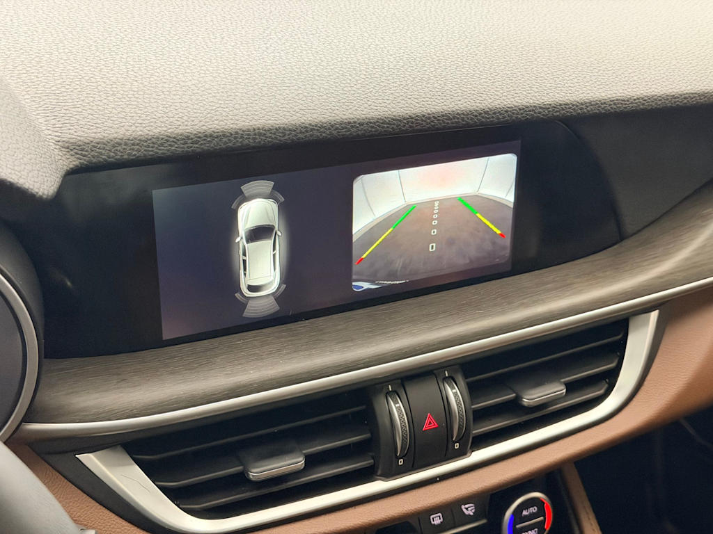 Thumbnail: 2018 Alfa Romeo Stelvio - 34