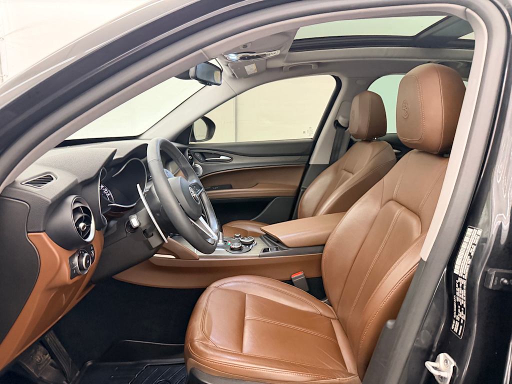 Thumbnail: 2018 Alfa Romeo Stelvio - 11