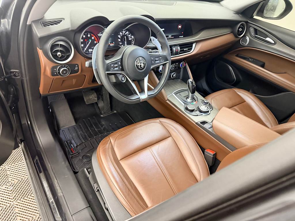 Thumbnail: 2018 Alfa Romeo Stelvio - 2