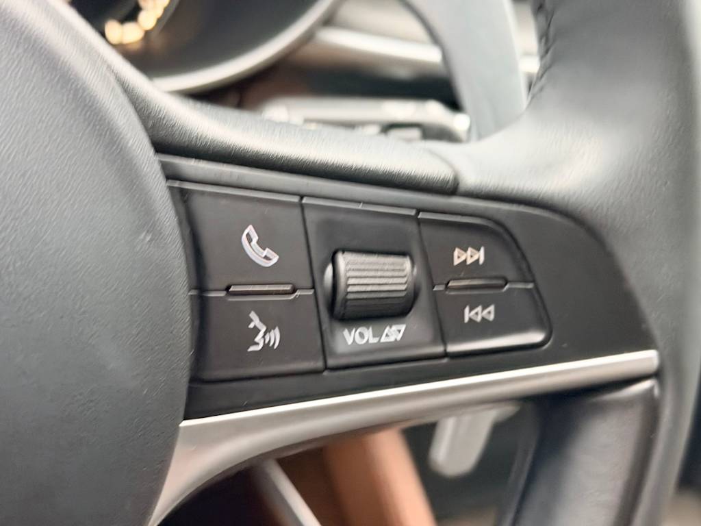 Thumbnail: 2018 Alfa Romeo Stelvio - 32