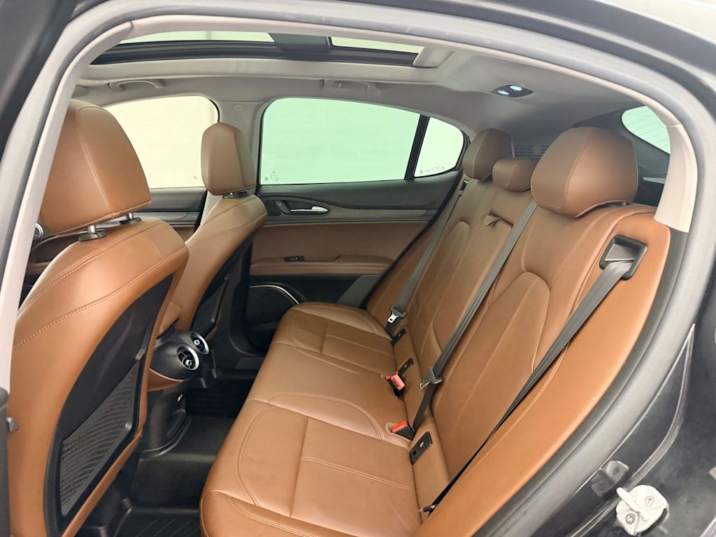 Thumbnail: 2018 Alfa Romeo Stelvio - 29