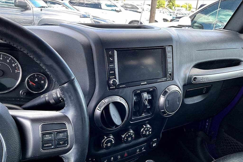 Thumbnail: 2018 Jeep Wrangler - 14
