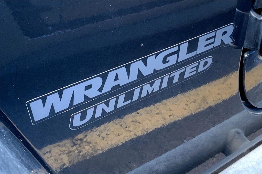 Thumbnail: 2015 Jeep Wrangler - 13