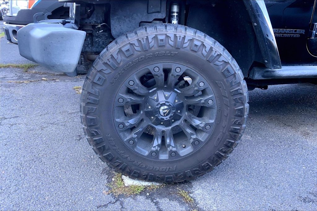 Thumbnail: 2015 Jeep Wrangler - 7