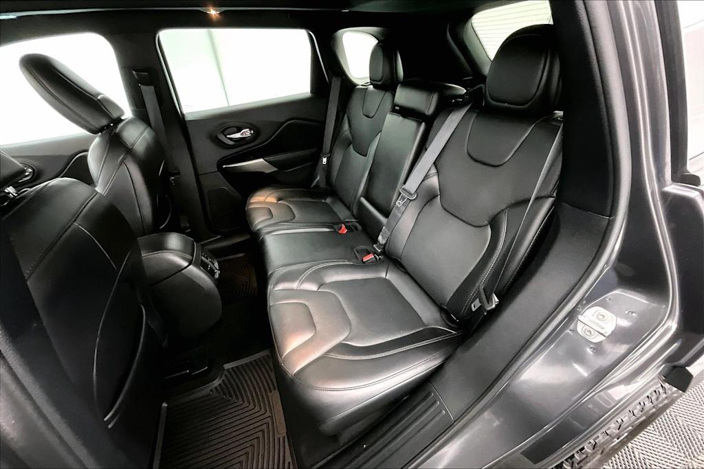 Thumbnail: 2021 Jeep Cherokee - 29