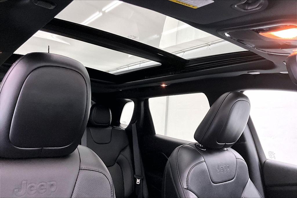 Thumbnail: 2021 Jeep Cherokee - 30