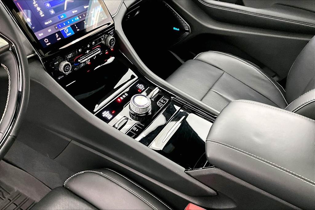 Thumbnail: 2023 Jeep Grand Cherokee - 17