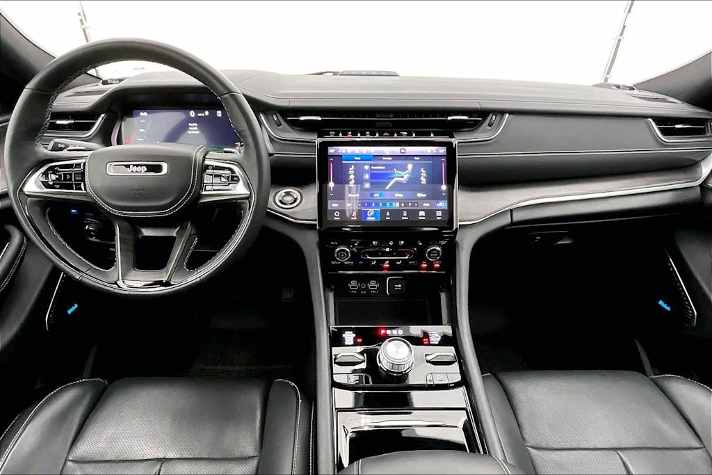 Thumbnail: 2023 Jeep Grand Cherokee - 10