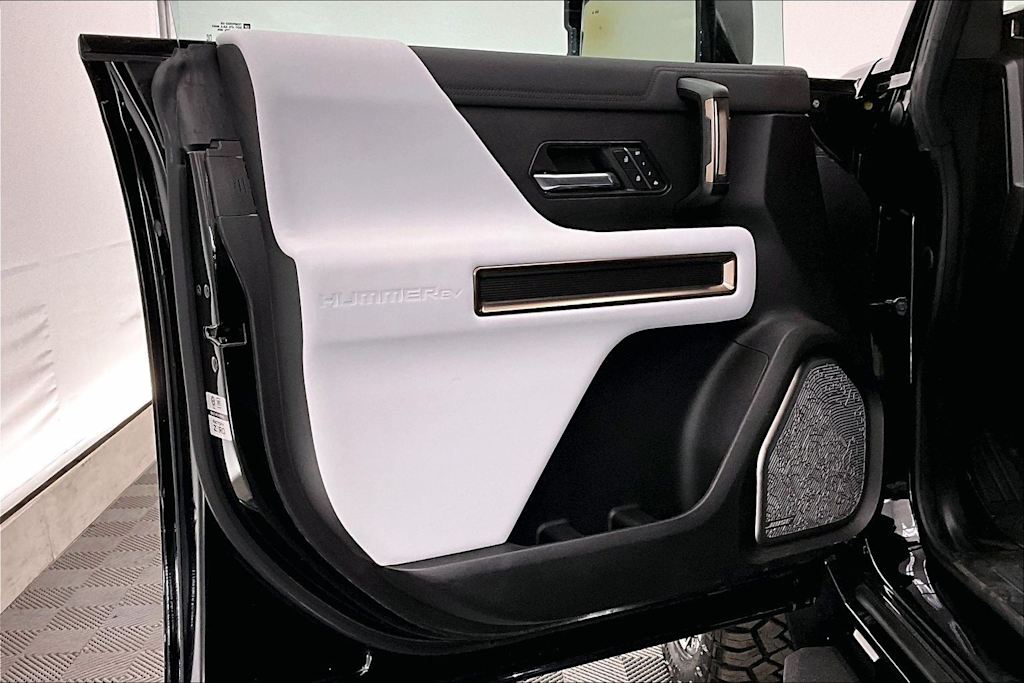 Thumbnail: 2025 GMC Hummer EV - 28