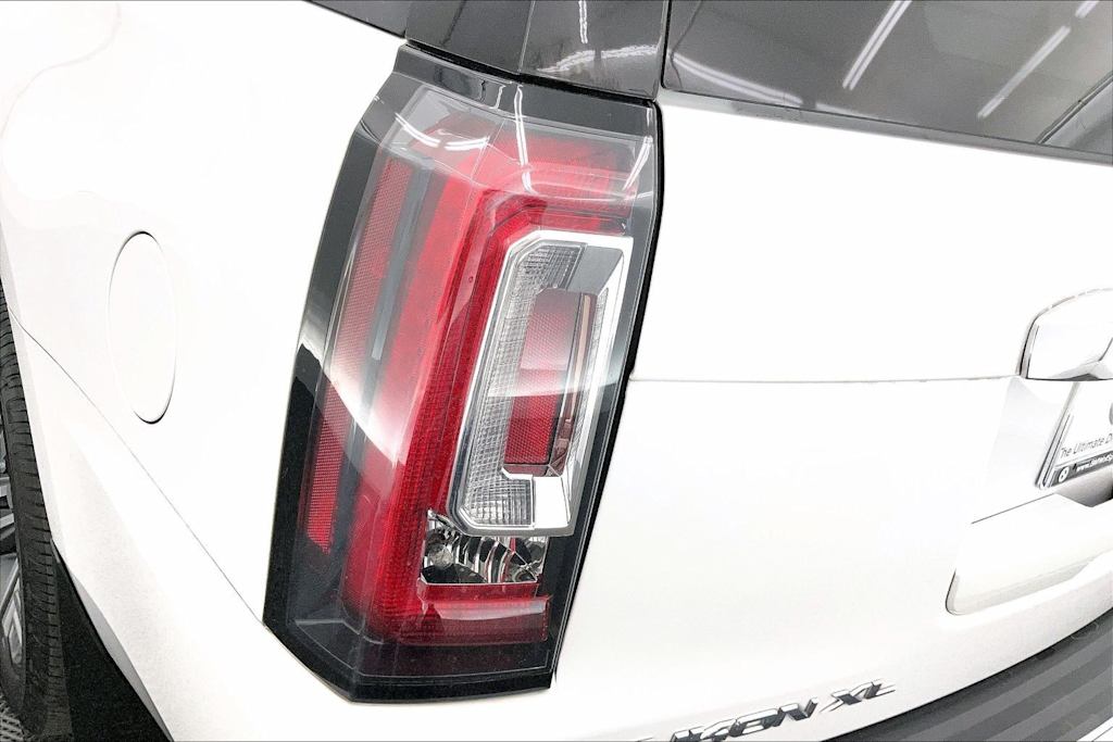 Thumbnail: 2019 GMC Yukon XL - 32