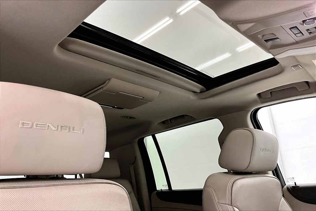 Thumbnail: 2019 GMC Yukon XL - 30