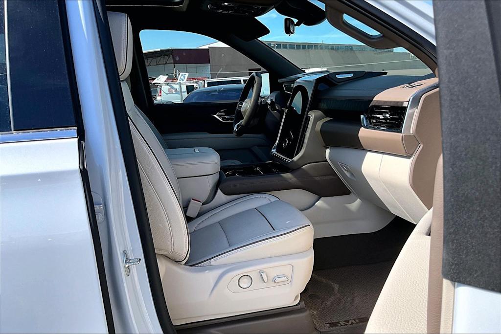 Thumbnail: 2026 GMC Yukon XL - 19