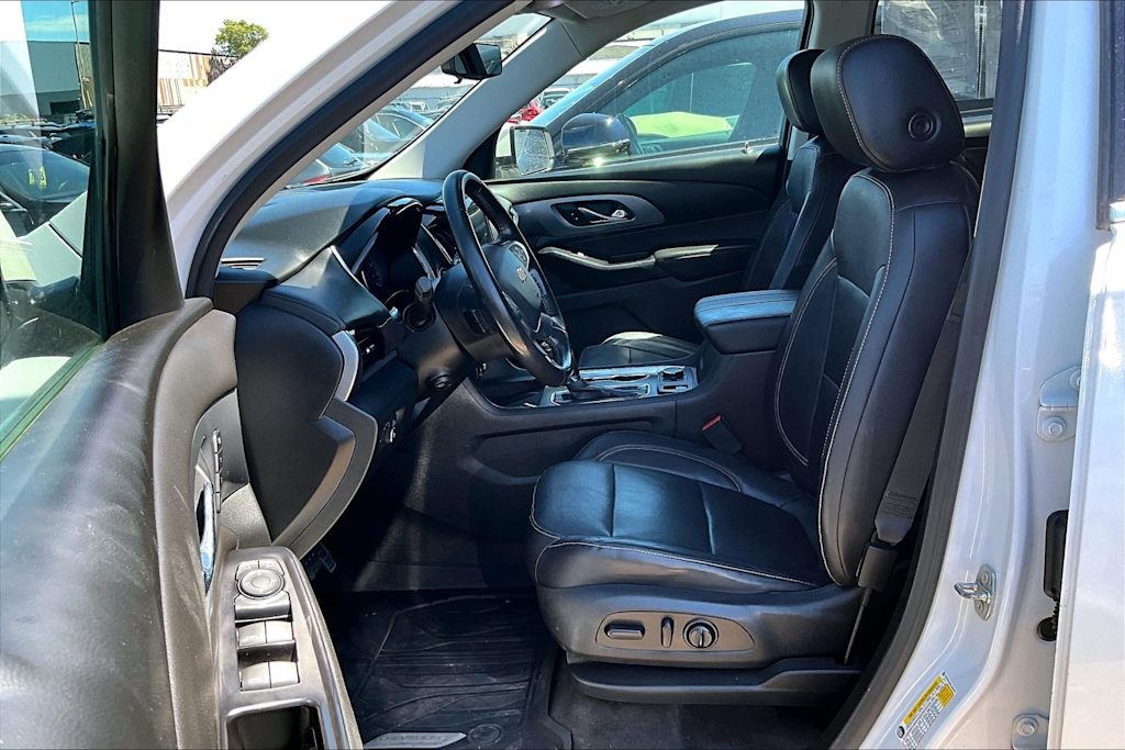 Thumbnail: 2020 Chevrolet Traverse - 12