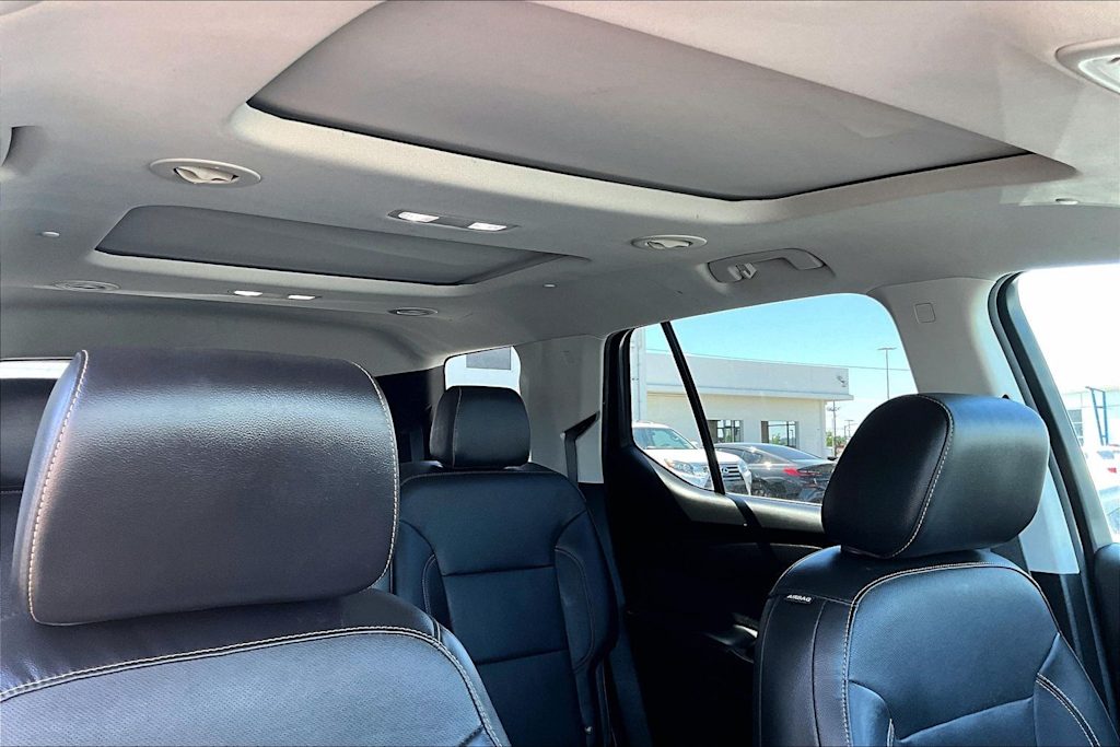 Thumbnail: 2020 Chevrolet Traverse - 21