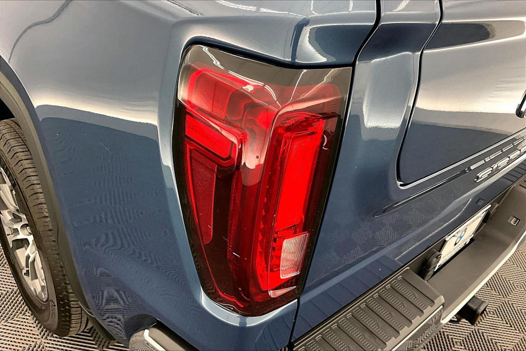 Thumbnail: 2024 GMC Sierra 1500 - 32
