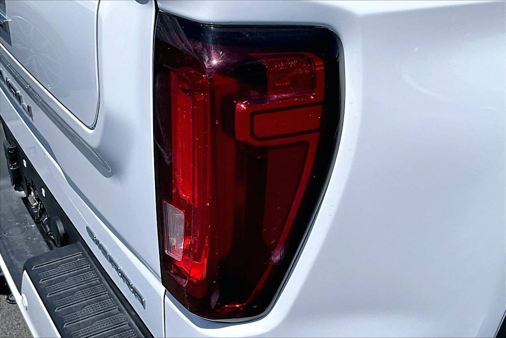 Thumbnail: 2023 GMC Sierra 1500 - 13