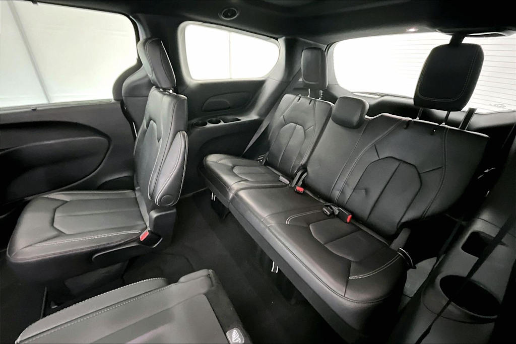 Thumbnail: 2026 Chrysler Pacifica - 13