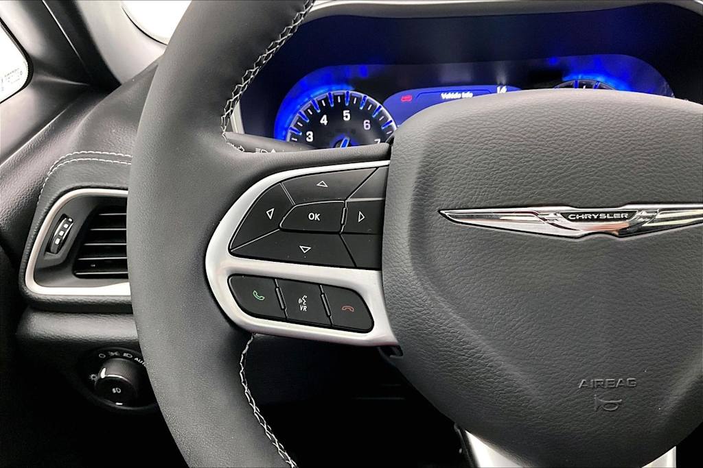 Thumbnail: 2026 Chrysler Pacifica - 25