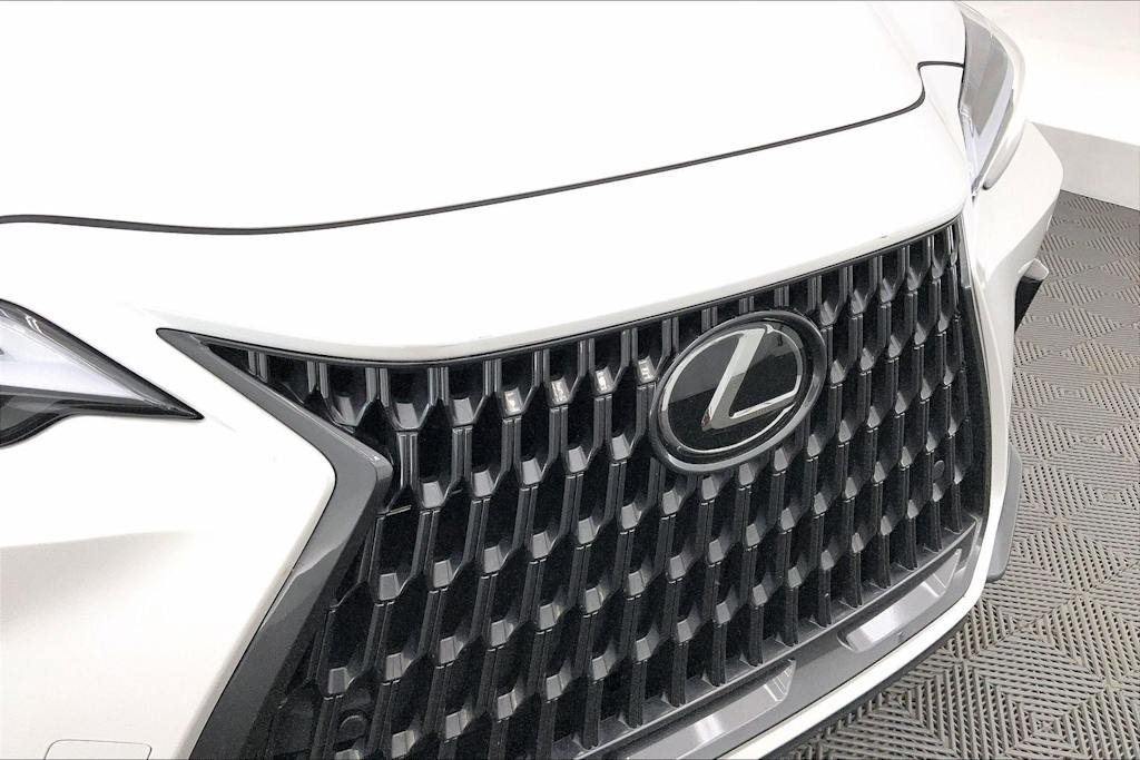 Thumbnail: 2024 Lexus ES - 33