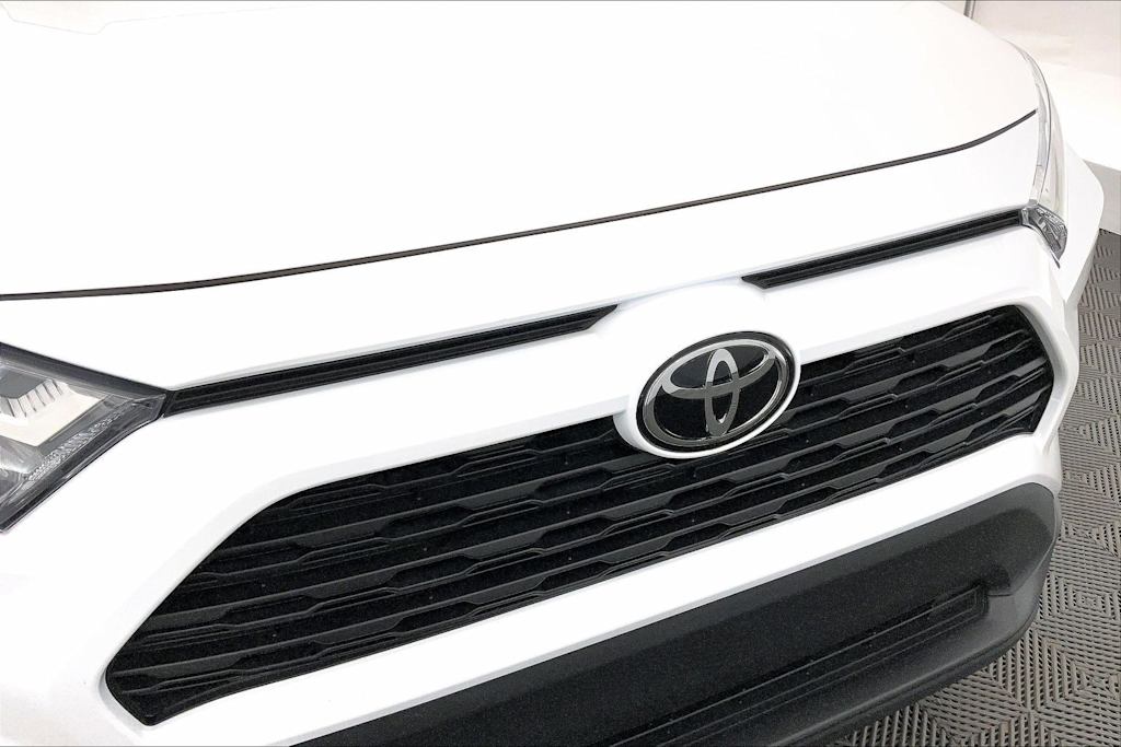 Thumbnail: 2025 Toyota RAV4 - 33