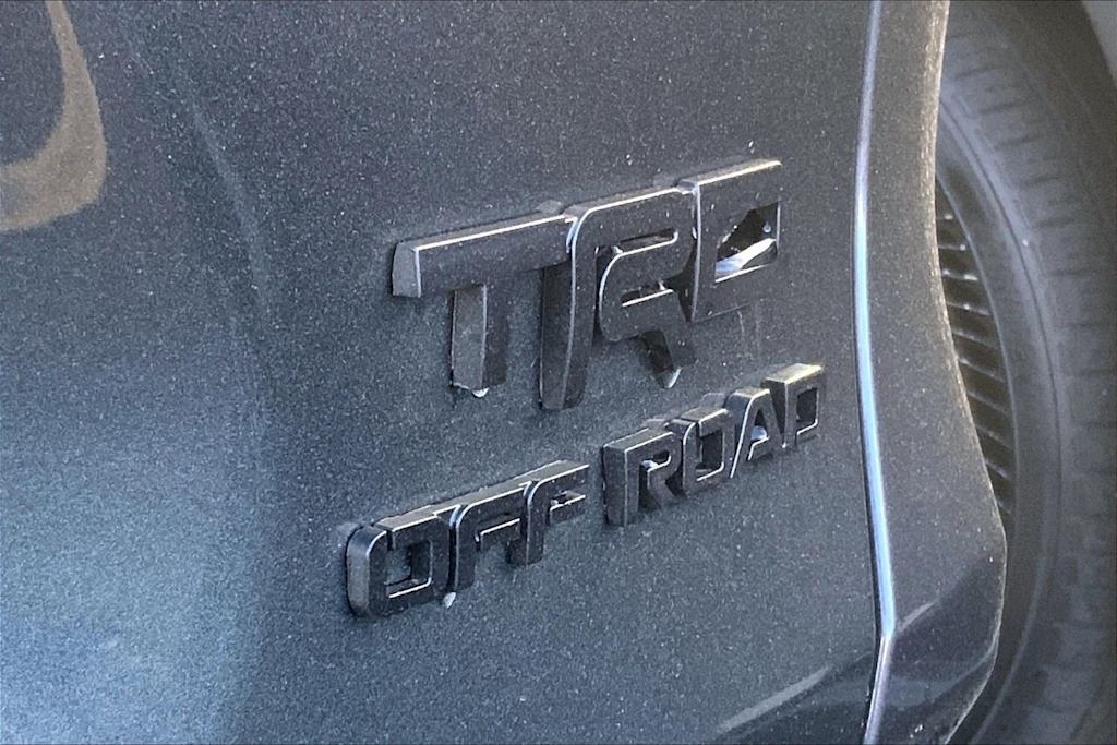 Thumbnail: 2021 Toyota RAV4 - 7