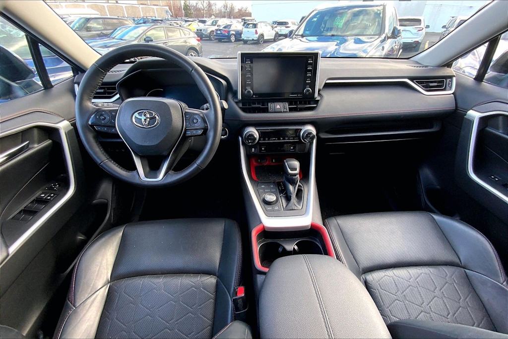 Thumbnail: 2021 Toyota RAV4 - 10