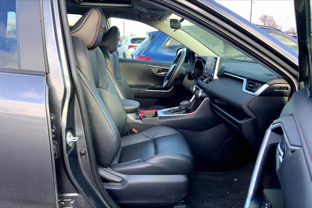 Thumbnail: 2021 Toyota RAV4 - 12