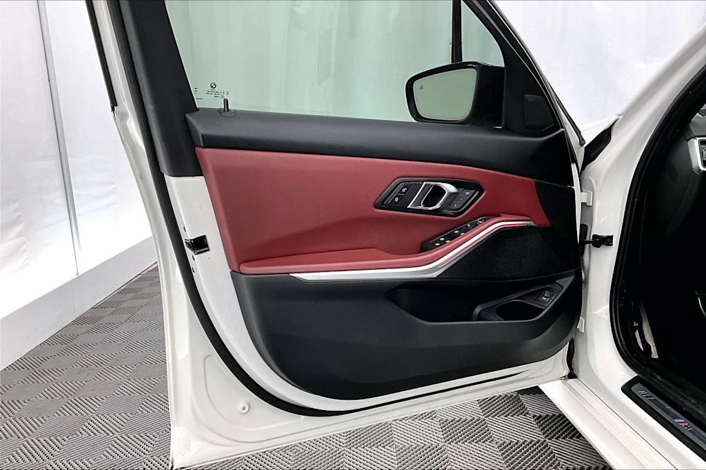 Thumbnail: 2024 BMW 3 Series - 27