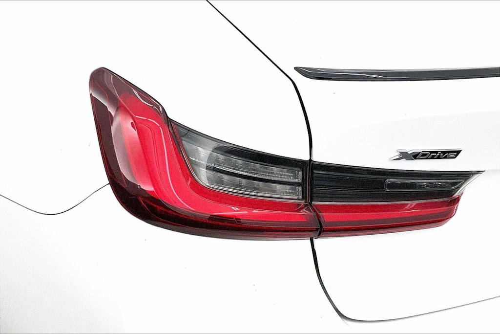 Thumbnail: 2024 BMW 3 Series - 32