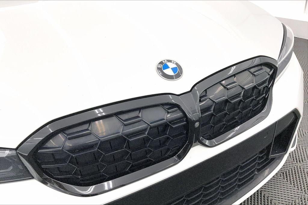Thumbnail: 2024 BMW 3 Series - 33