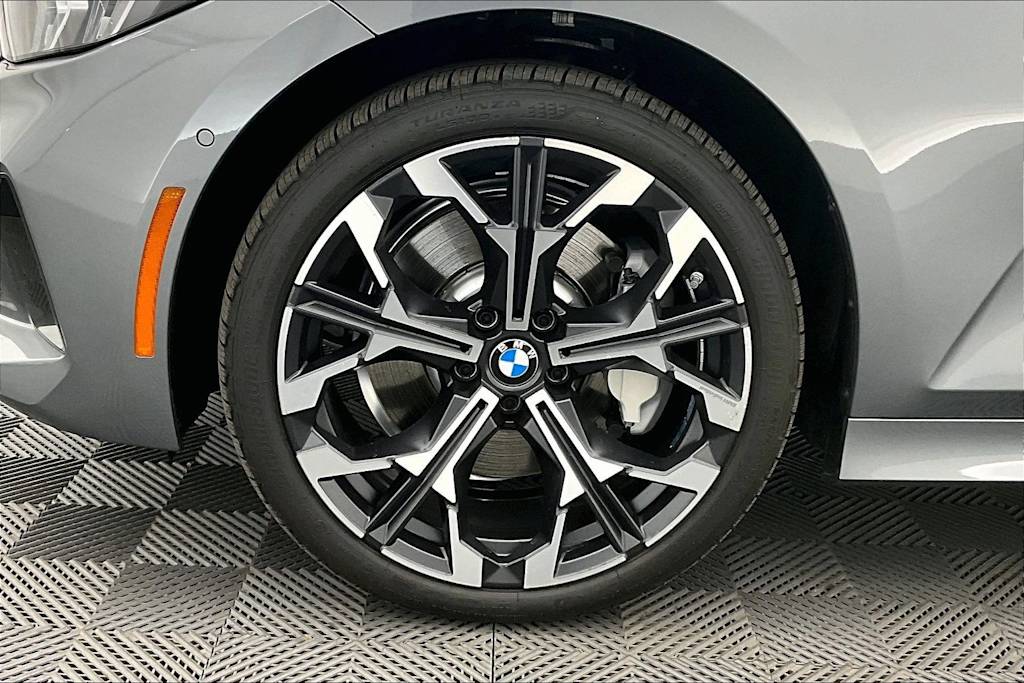 Thumbnail: 2025 BMW 3 Series - 8