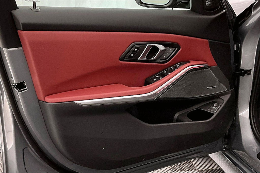 Thumbnail: 2025 BMW 3 Series - 27